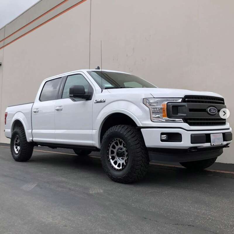 Camburg 21-24 Ford F150 (außer Raptor) Performance-Lift-Kit mit Fox 2.0 Gewindefahrwerk