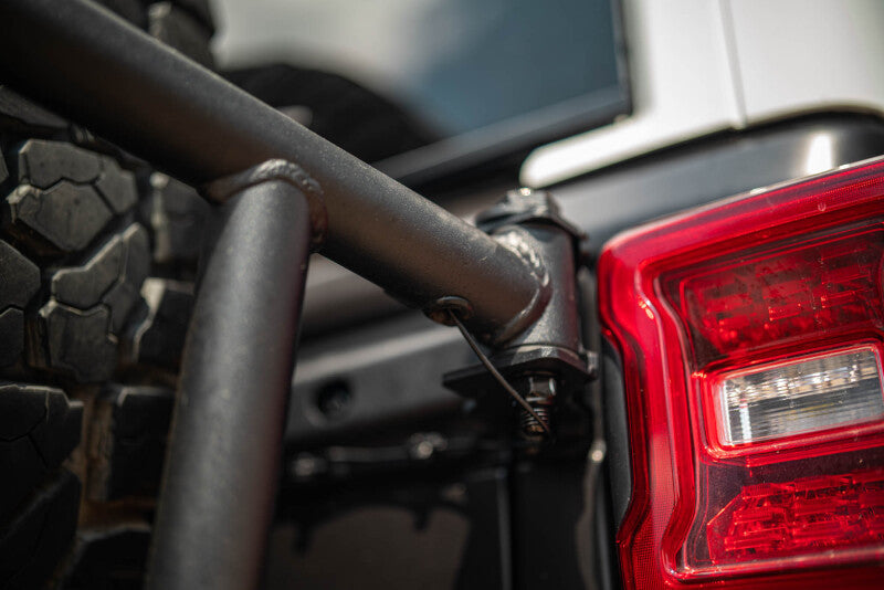 DV8 18-25 Jeep Wrangler JL Karosseriemontierter Reserveradträger