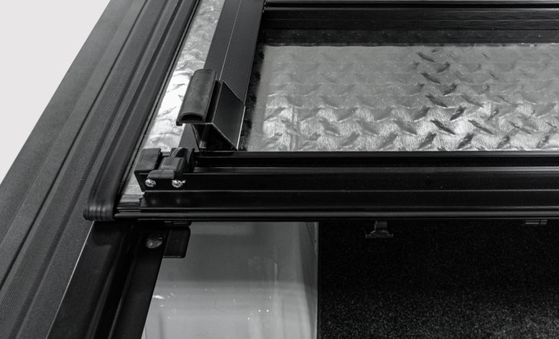 Access LOMAX Tri-Fold 2022+ Nissan Frontier 5ft Bed