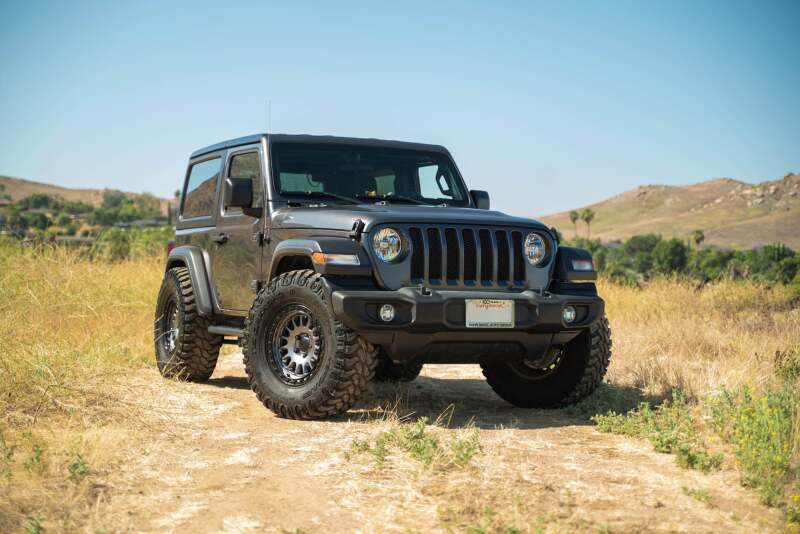 DV8 Offroad 2018+ Jeep Wrangler JL 2-Türer Bolt-On OE Plus Trittbretter