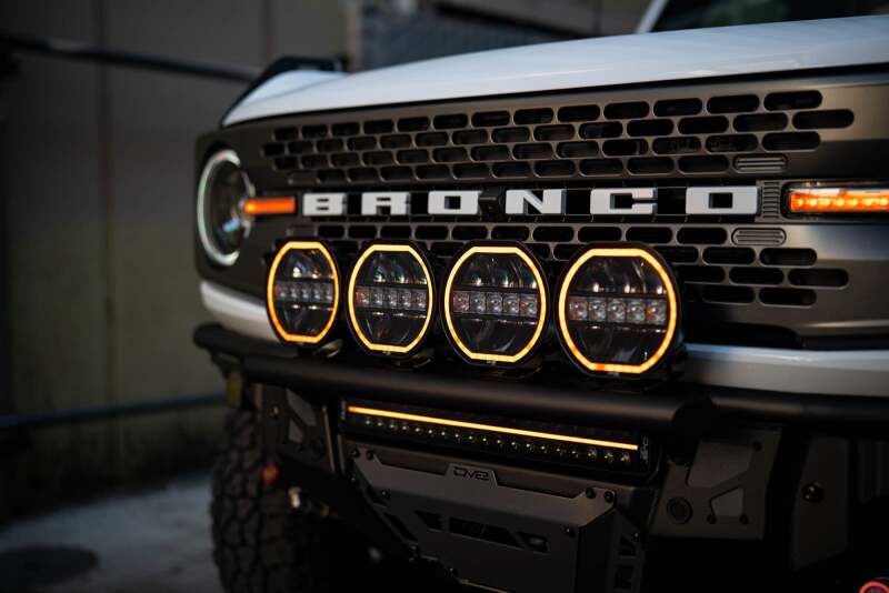 DV8 Offroad Elite Series 20-Zoll-Doppelreihen-Lichtleiste mit Akzentlicht