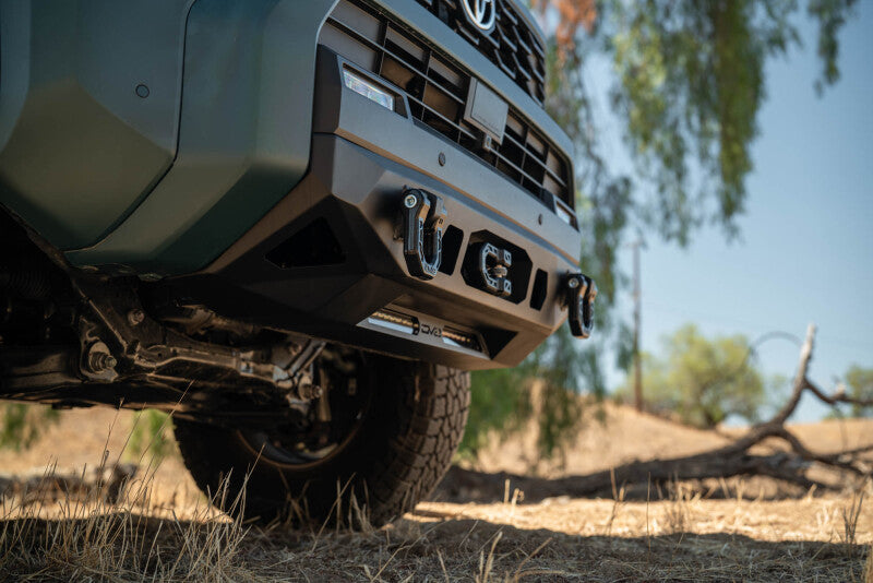 DV8 Offroad 2025 Toyota 4Runner Frontstoßstange mit Centric-Seilwinde