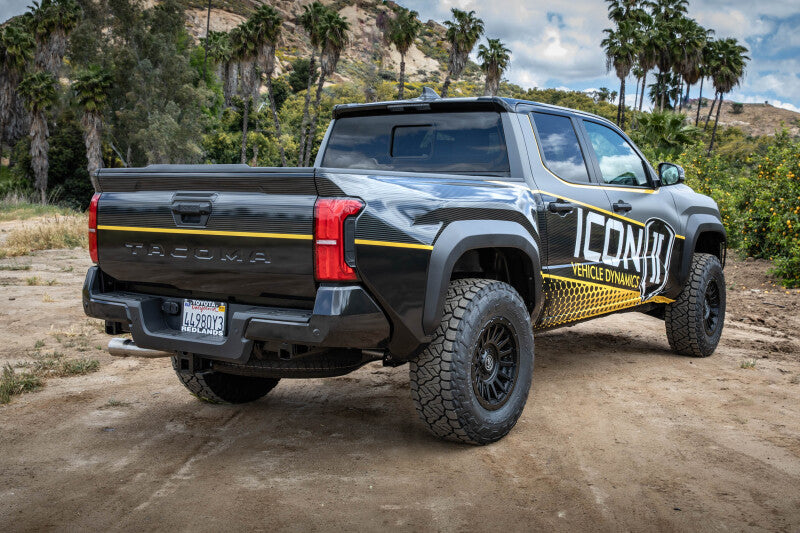 ICON 2024+ Toyota Tacoma 1,25-3 Zoll Stage 3 Fahrwerkssystem aus Billet-Aluminium mit Dreifachfederung