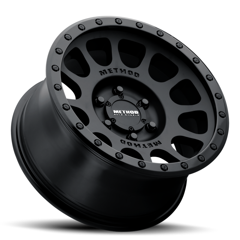 Method MR305 NV 17x8,5 0mm Offset 8x6,5 130,81mm CB Mattschwarz/Glanzschwarz Felge