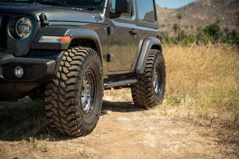 DV8 Offroad 2018+ Jeep Wrangler JL 2-Türer Bolt-On OE Plus Trittbretter