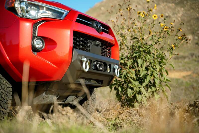 DV8 Offroad 14-24 Toyota 4Runner Centric Series Seilwinden-Frontstoßstange
