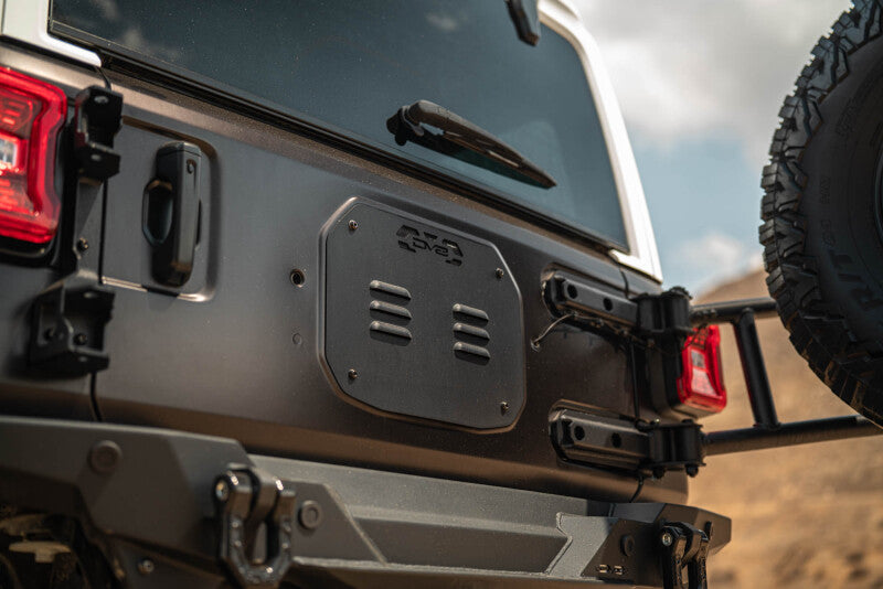 DV8 18-25 Jeep Wrangler JL Karosseriemontierter Reserveradträger