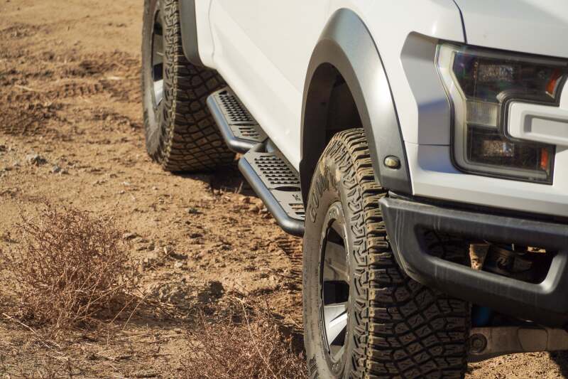 DV8 15-24 Ford F-150 Crew Cab - OE Plus Trittbretter